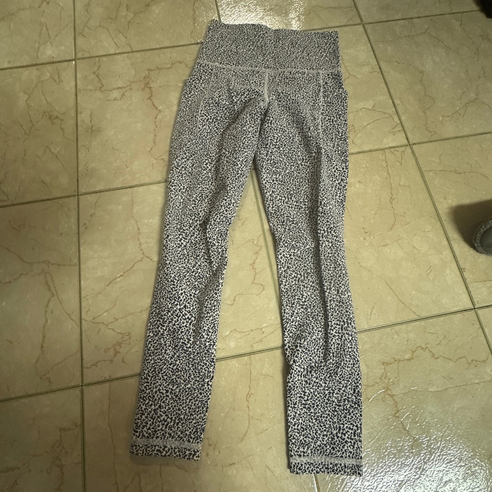 Black and White Patterned Leggings